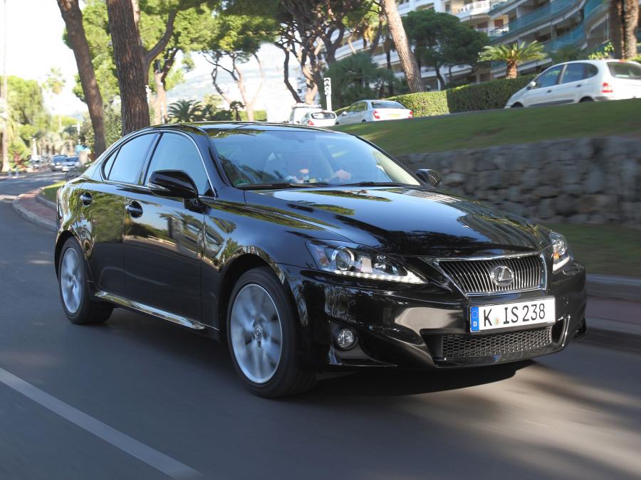  Lexus IS200d 2010 года  (фото 11 из 19)